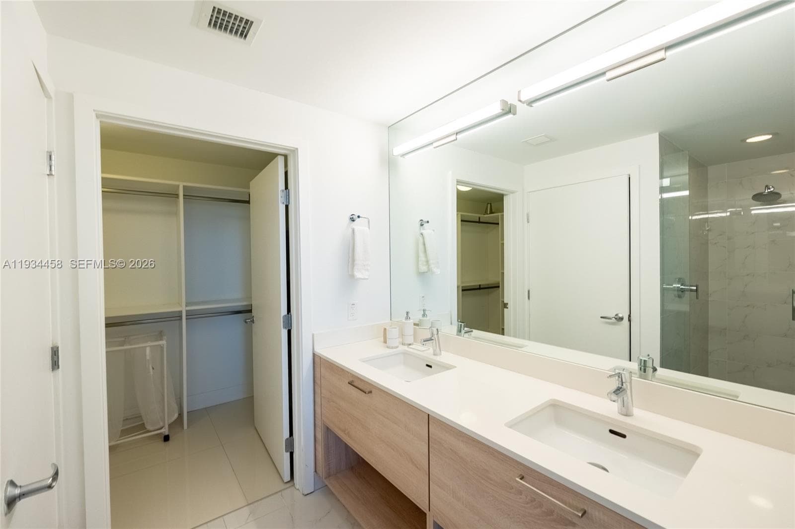 16385 Biscayne Blvd # 3117, North Miami Beach FL 33160 — 12