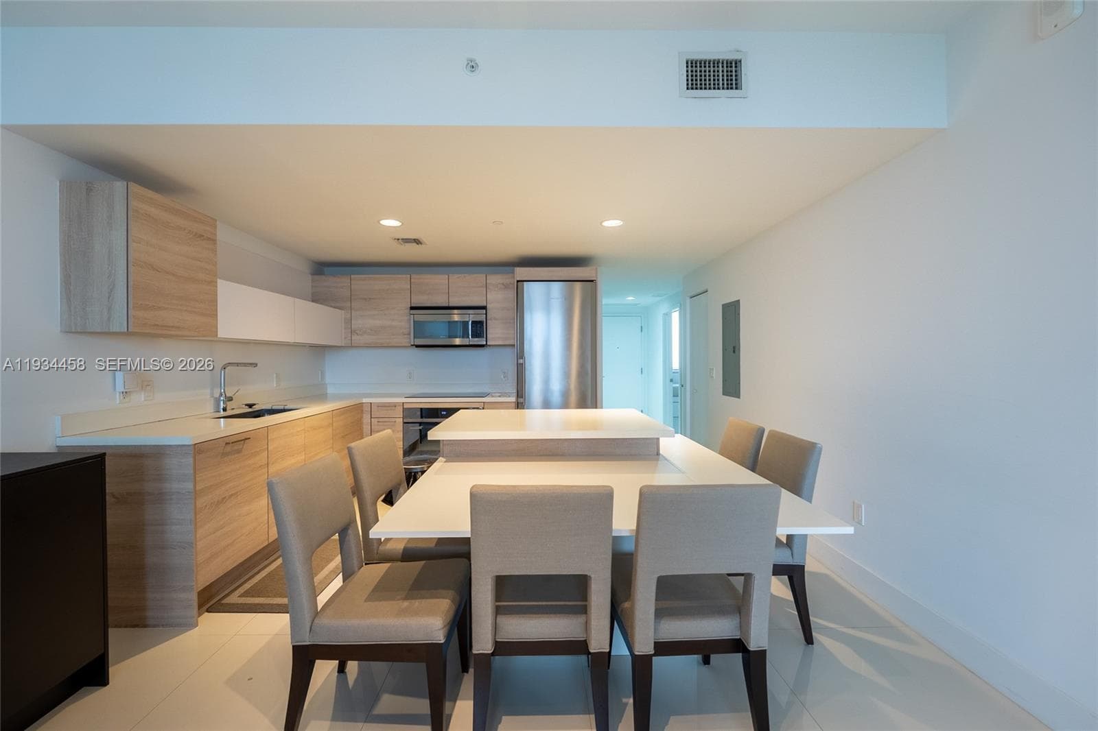 16385 Biscayne Blvd # 3117, North Miami Beach FL 33160 — 3