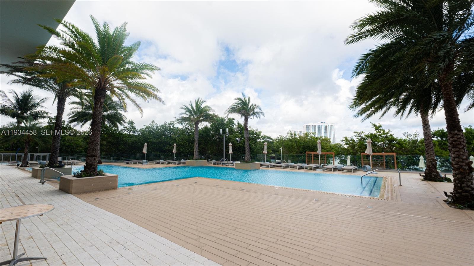 16385 Biscayne Blvd # 3117, North Miami Beach FL 33160 — 28