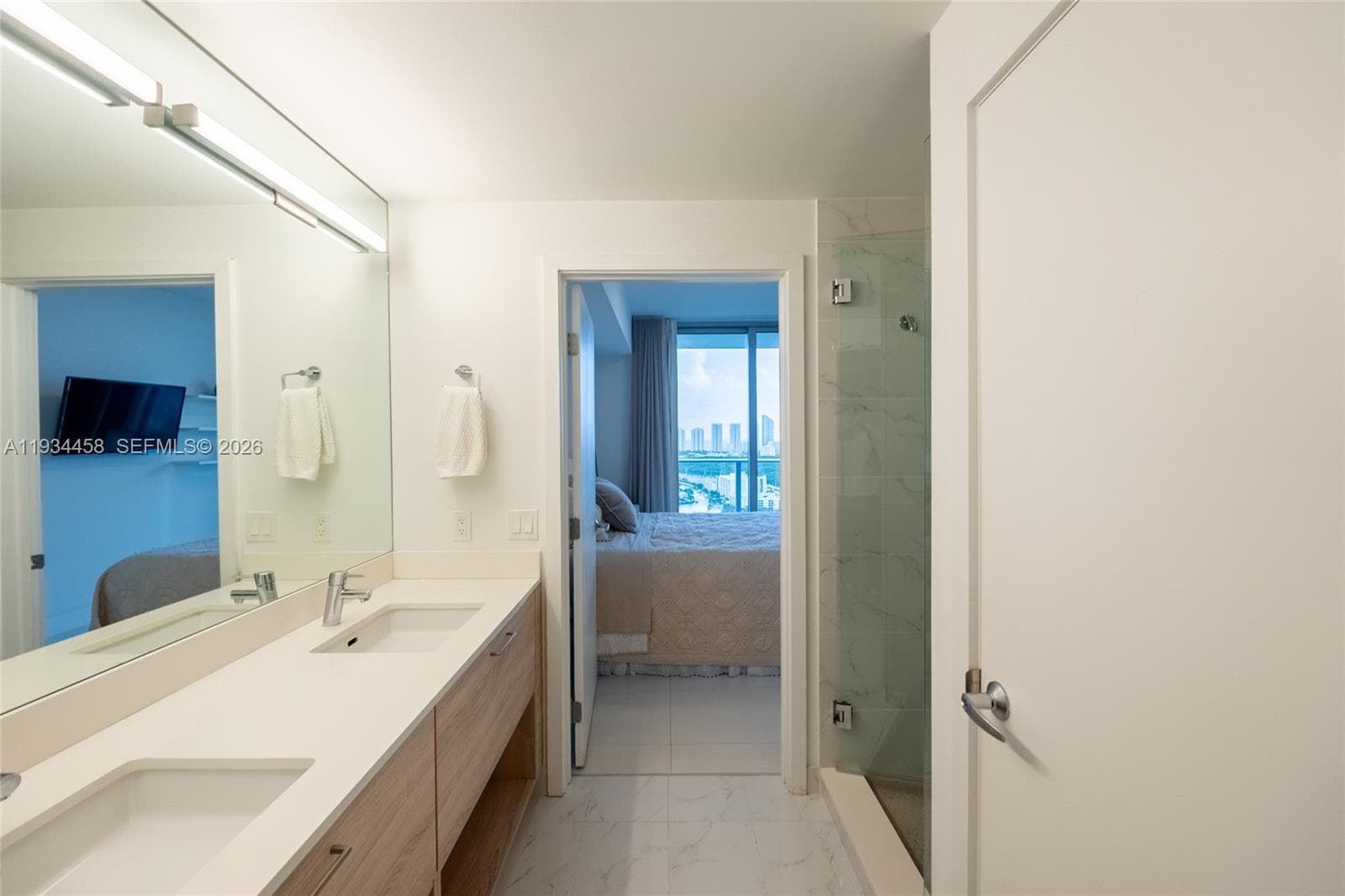16385 Biscayne Blvd # 3117, North Miami Beach FL 33160 — 14