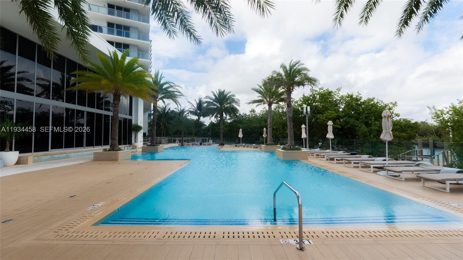 16385 Biscayne Blvd # 3117, North Miami Beach FL 33160 — 29