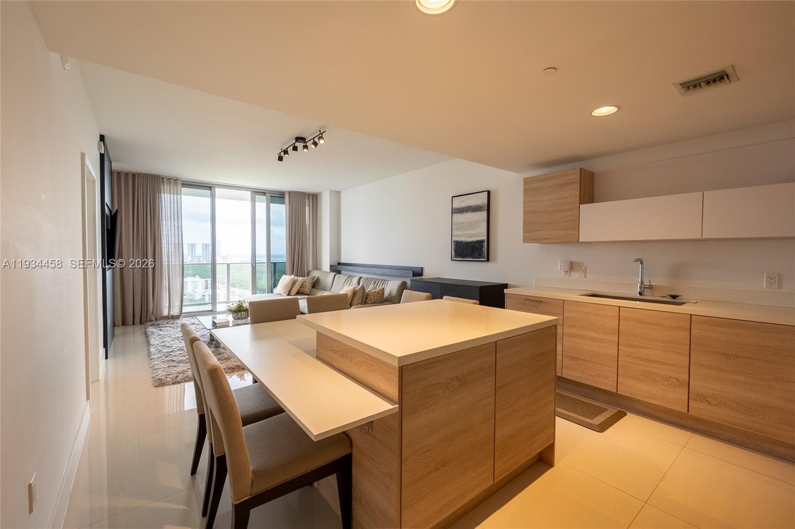 16385 Biscayne Blvd # 3117, North Miami Beach FL 33160 — 4