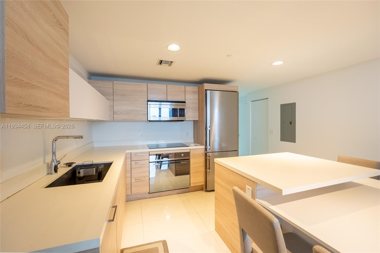 16385 Biscayne Blvd # 3117, North Miami Beach FL 33160 — 8