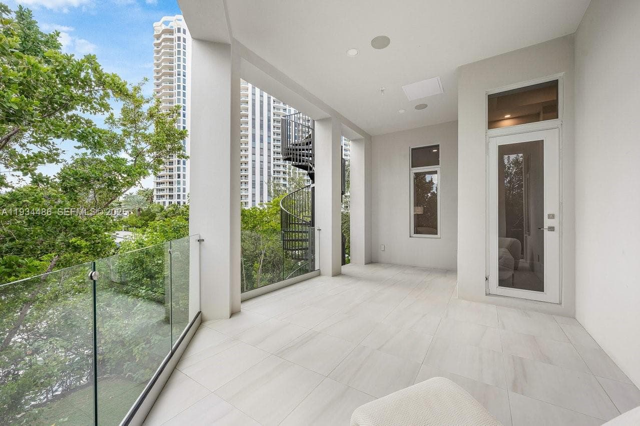 3912 Island Estates Dr # 0, Aventura FL 33160 — 49
