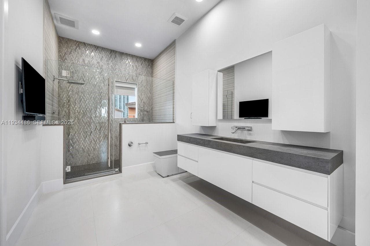 3912 Island Estates Dr # 0, Aventura FL 33160 — 37