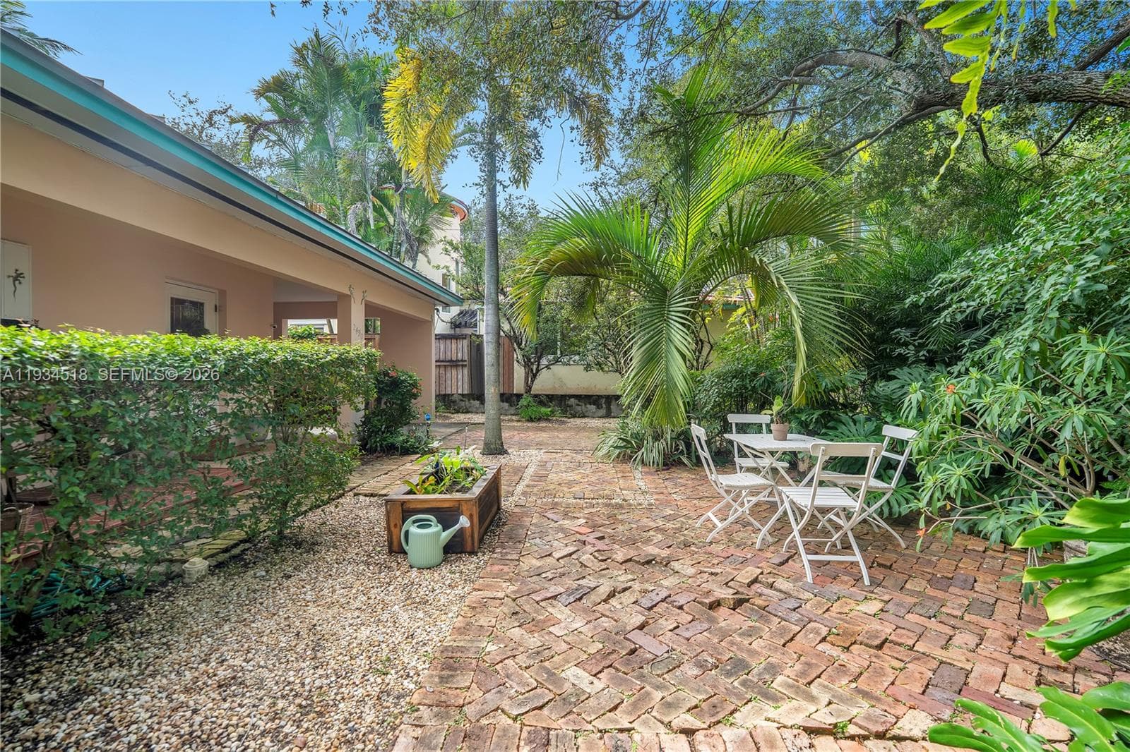 2490 Abaco Ave, Miami FL 33133 — 20