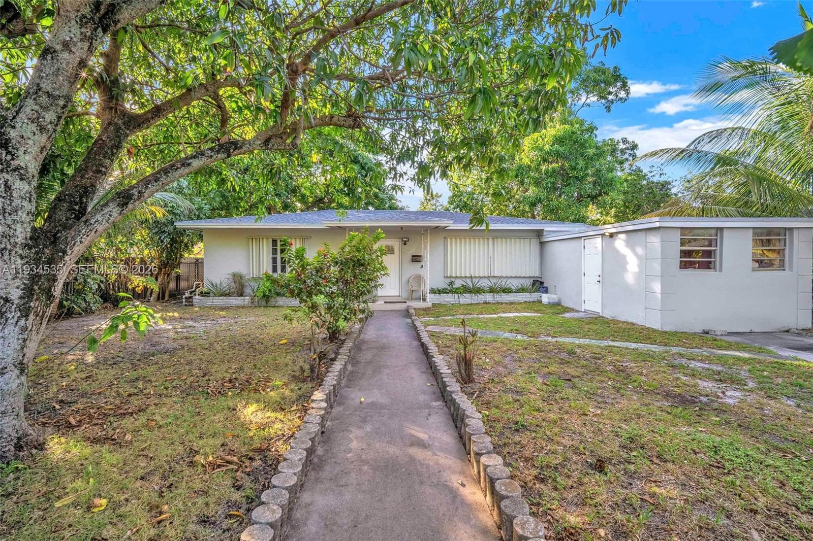 16234 NE 9th Ct, North Miami Beach FL 33162 — 1