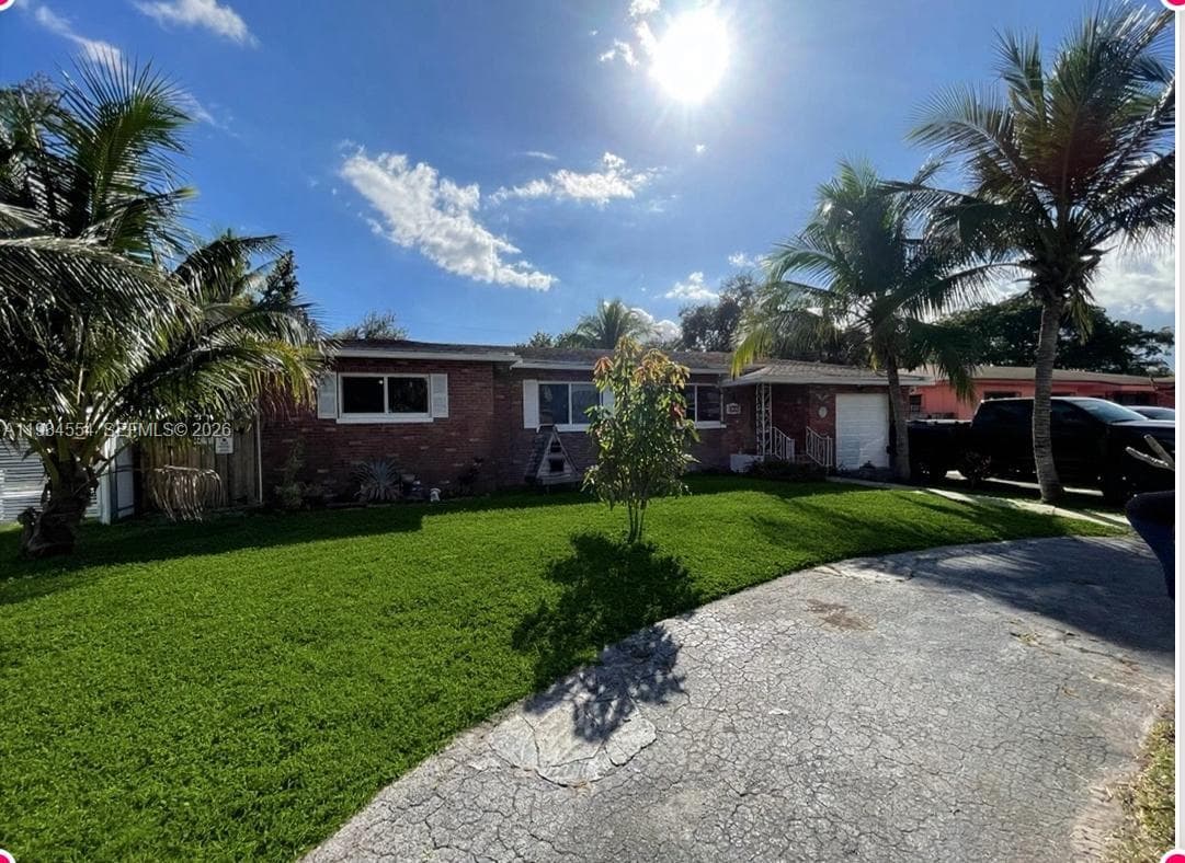 630 NE 165th St, Miami FL 33162 — 3