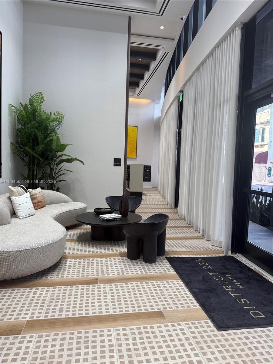 225 N Miami ave # 501, Miami FL 33128 — 2
