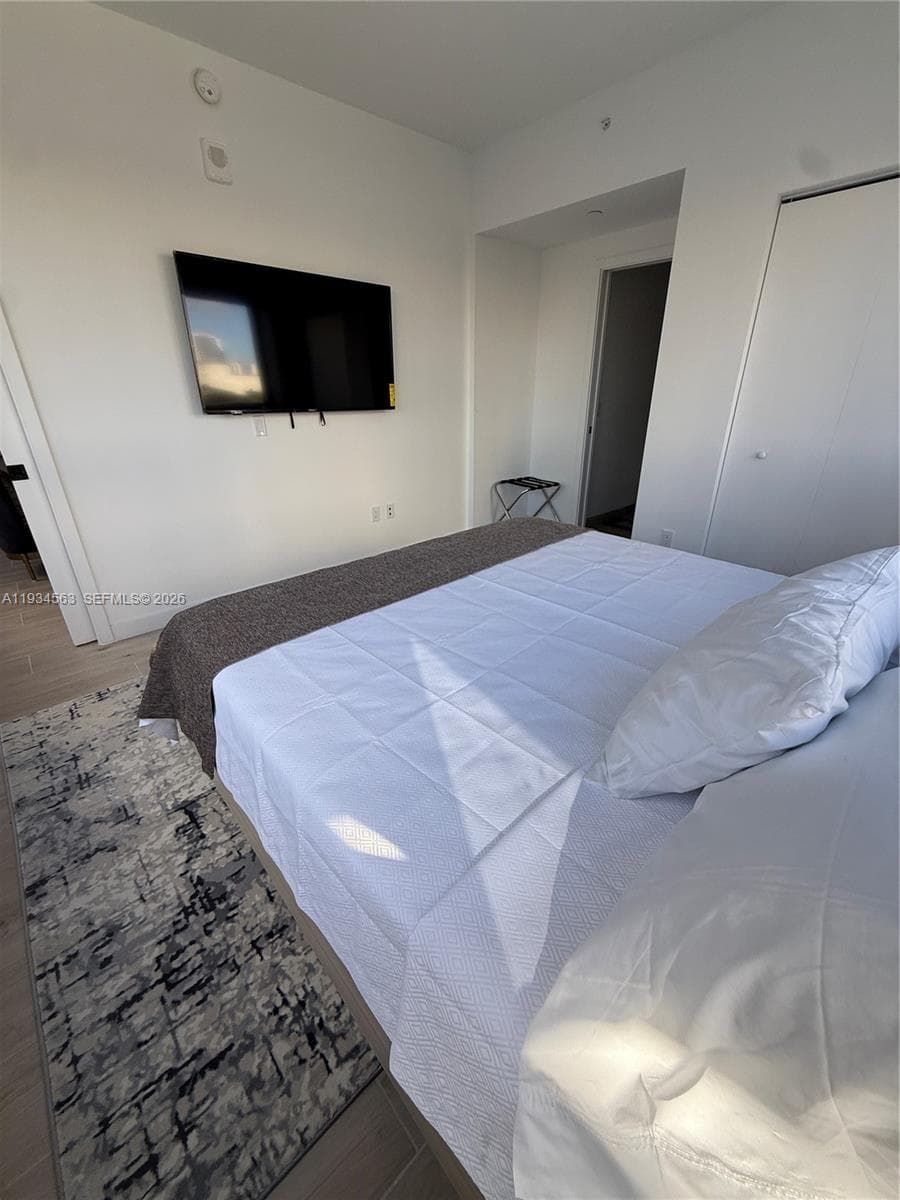225 N Miami ave # 501, Miami FL 33128 — 7