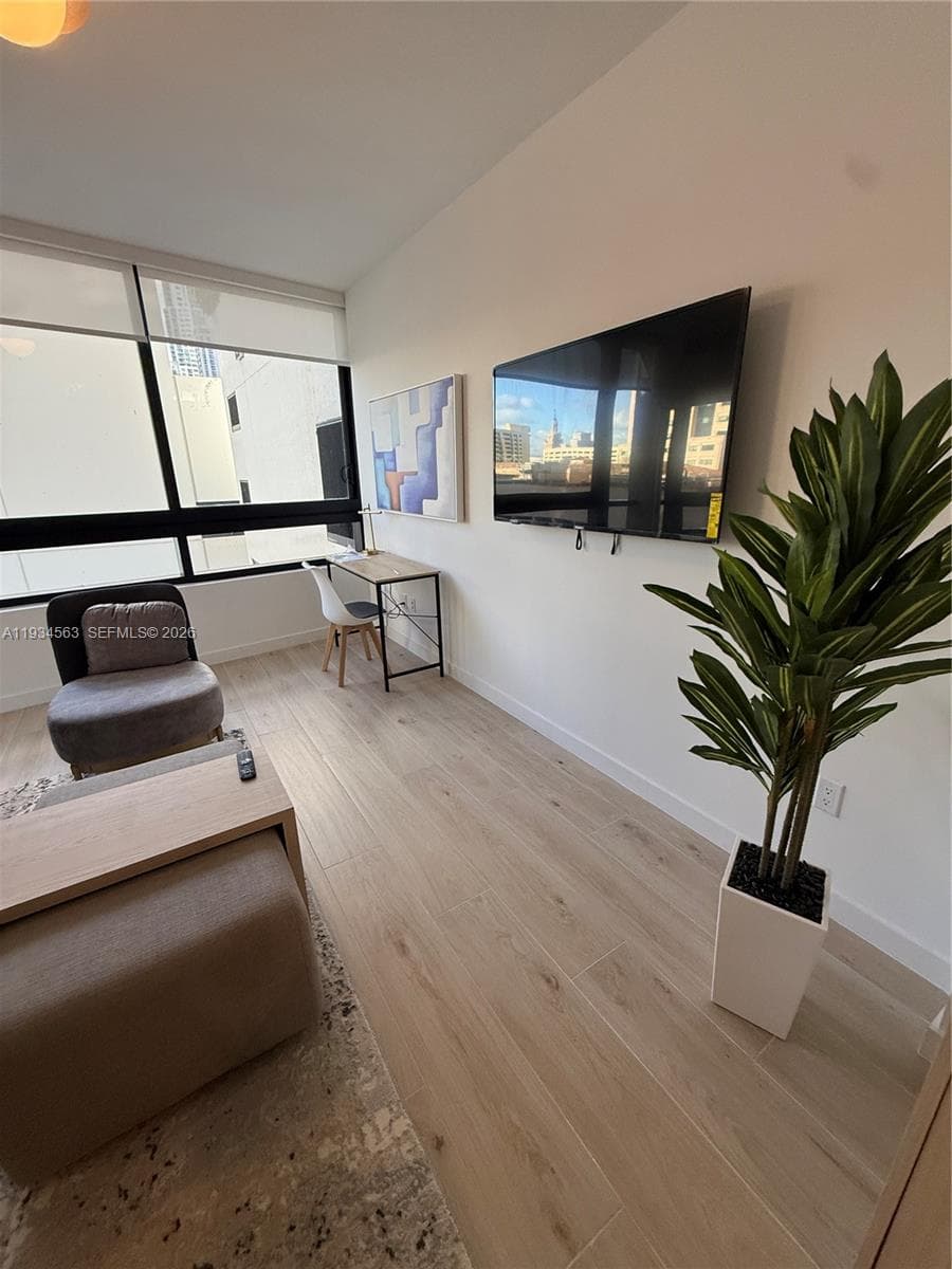 225 N Miami ave # 501, Miami FL 33128 — 5