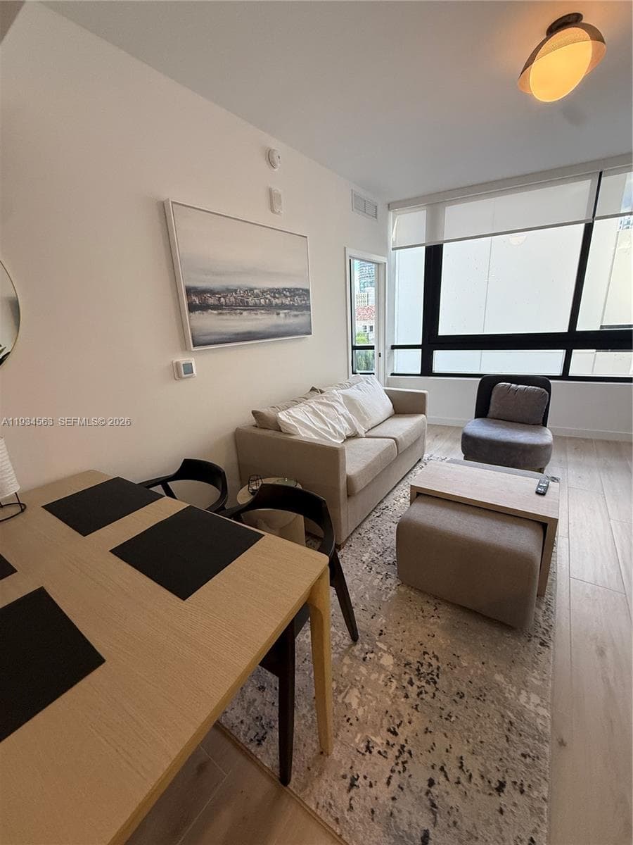 225 N Miami ave # 501, Miami FL 33128 — 4