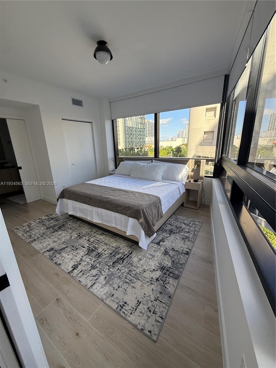 225 N Miami ave # 501, Miami FL 33128 — 8