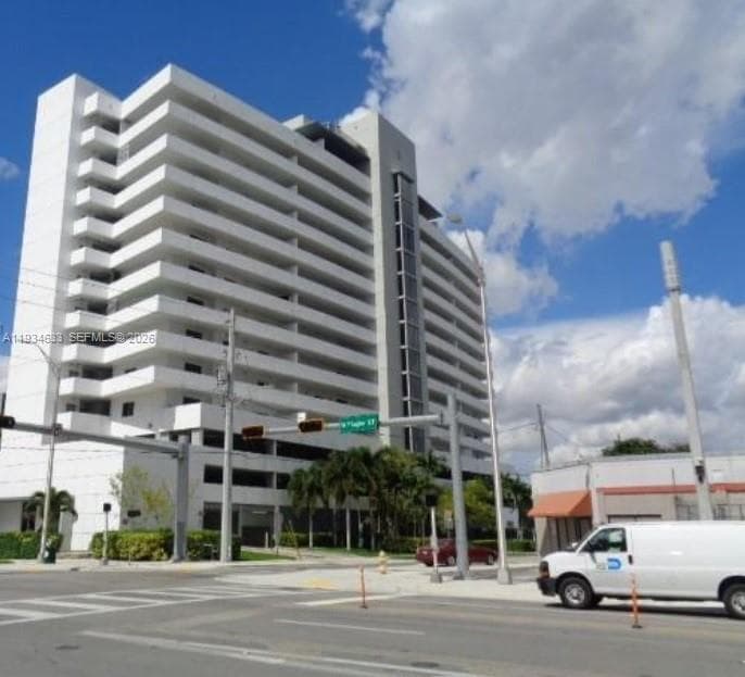 36 NW 6th Ave # 906, Miami FL 33128 — 30