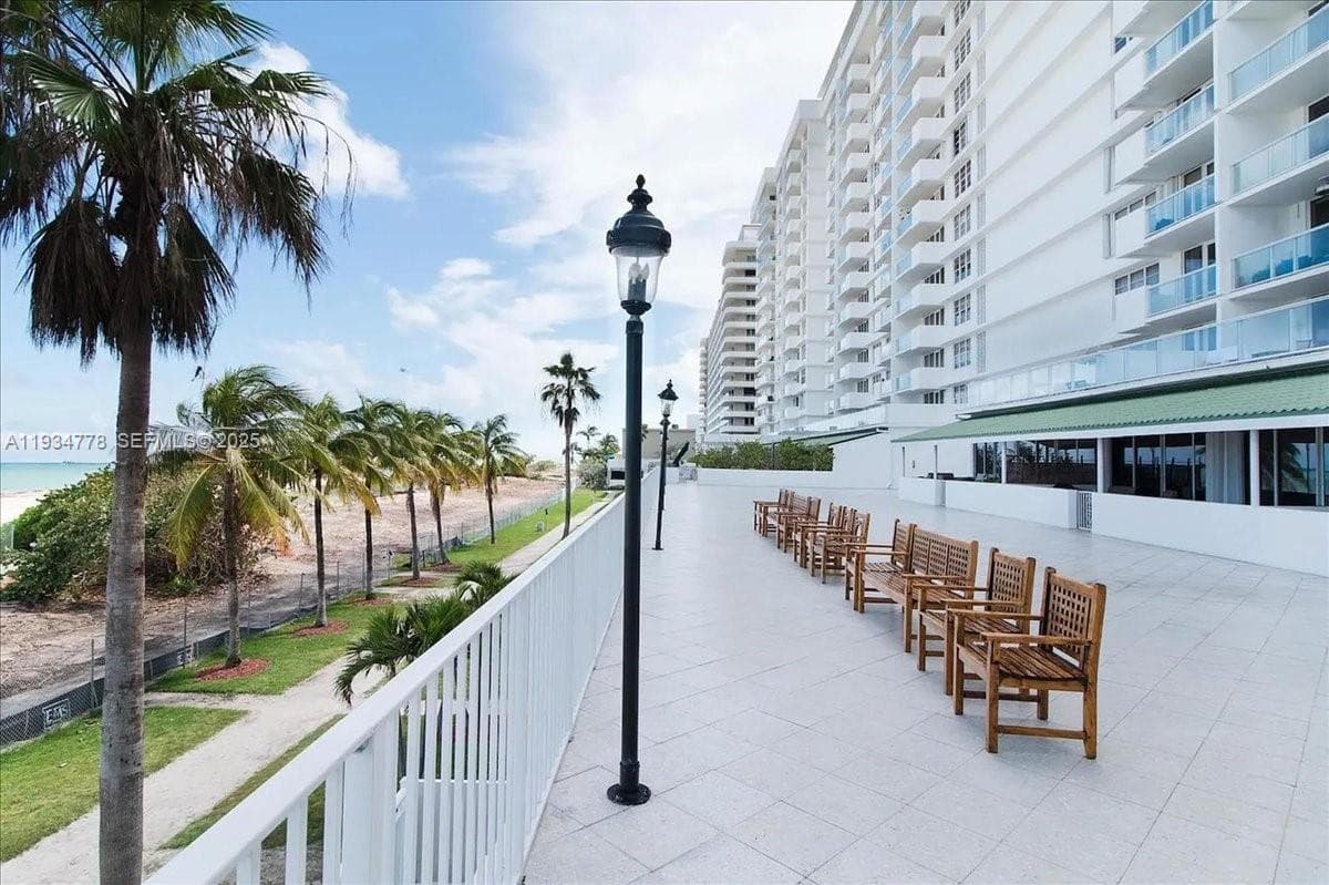 5601 Collins Ave # 915, Miami Beach FL 33140 — 23
