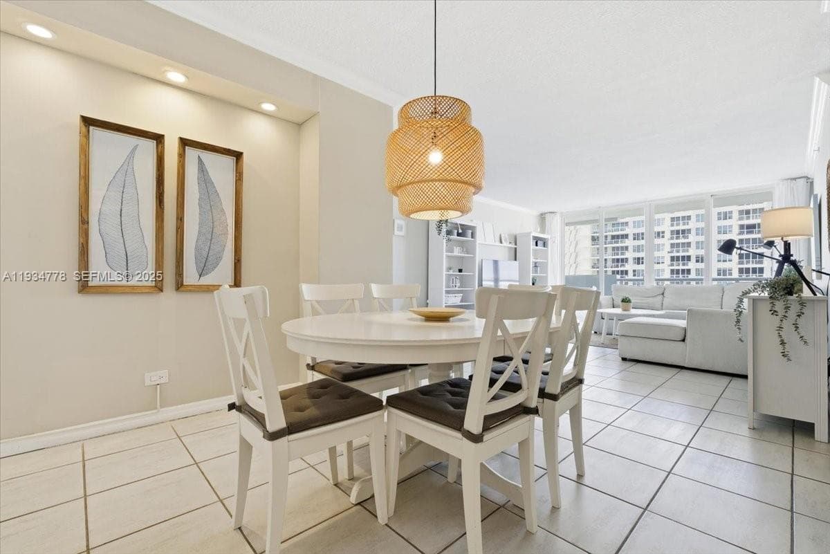 5601 Collins Ave # 915, Miami Beach FL 33140 — 6