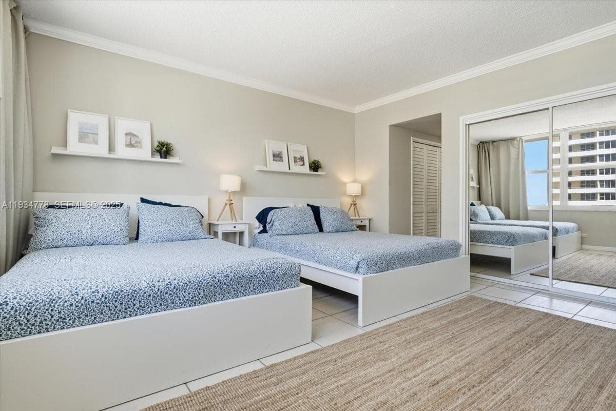 5601 Collins Ave # 915, Miami Beach FL 33140 — 12