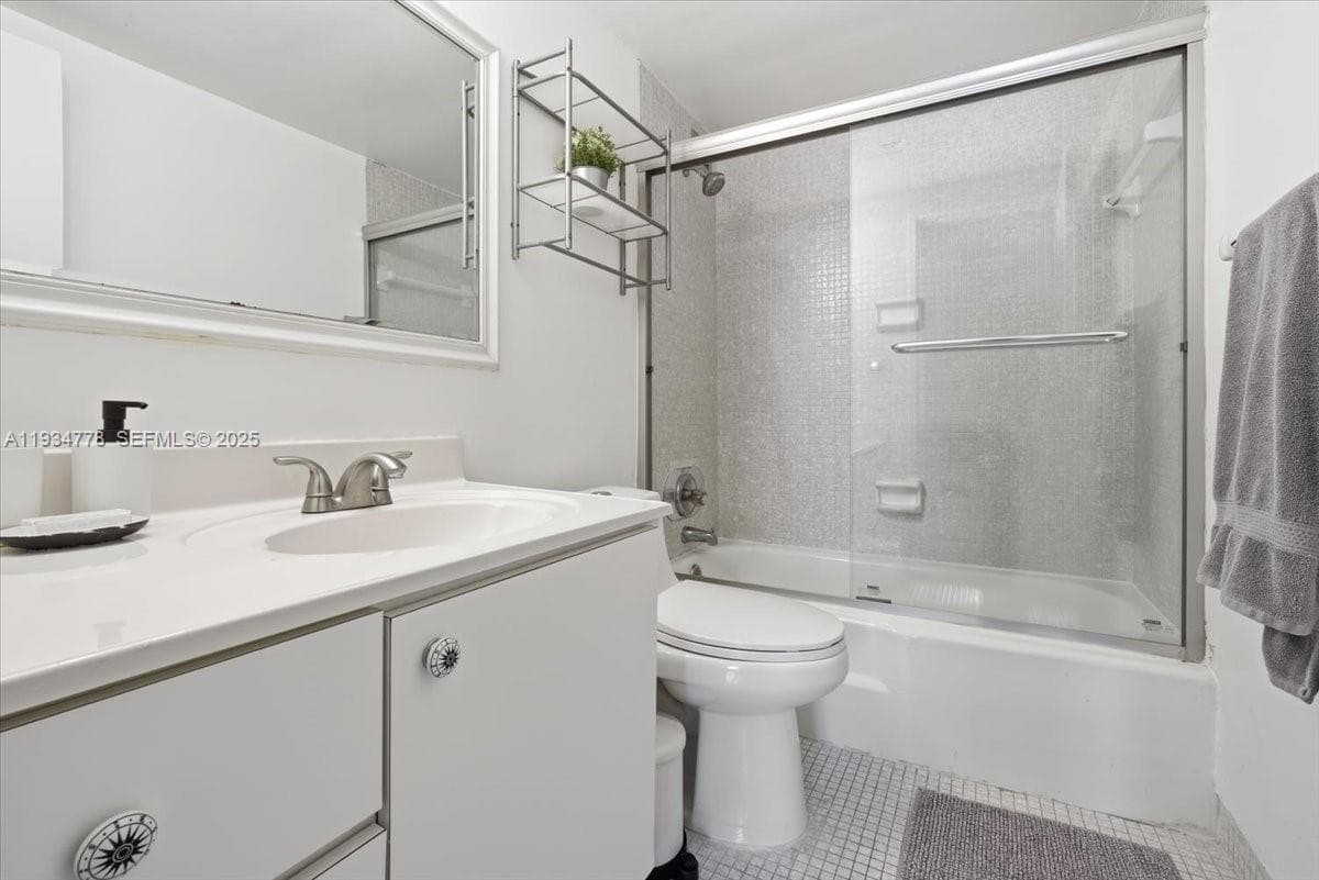 5601 Collins Ave # 915, Miami Beach FL 33140 — 14