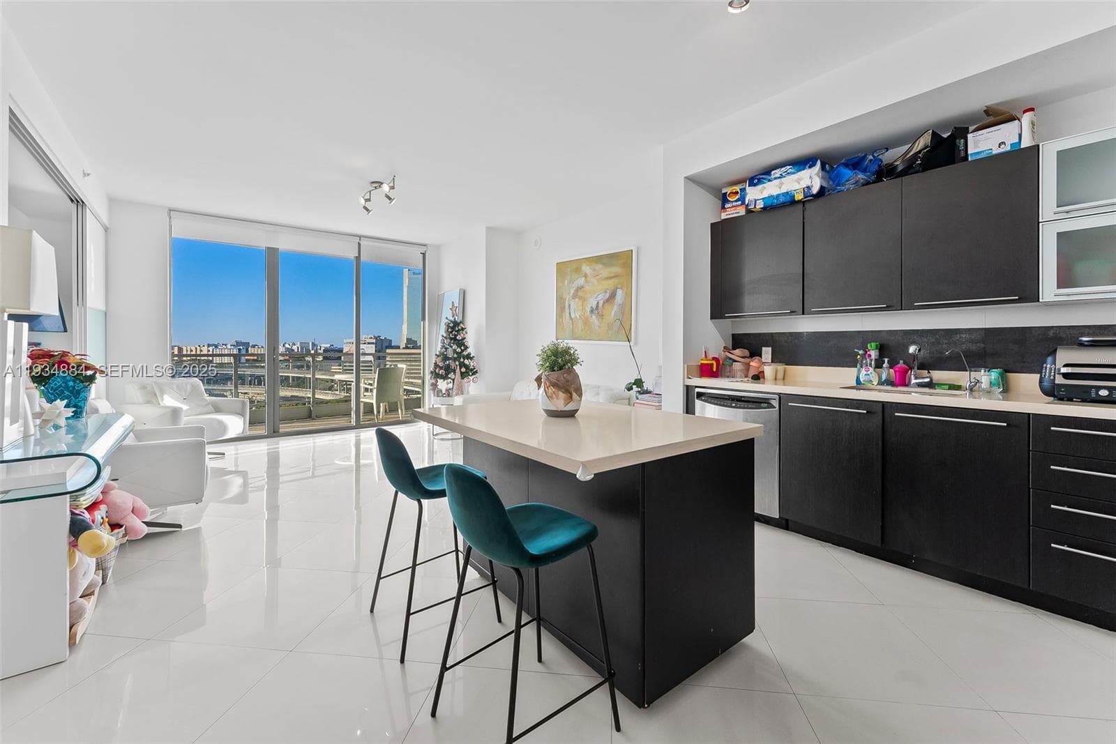 90 SW 3rd St # 1410, Miami FL 33130 — 1