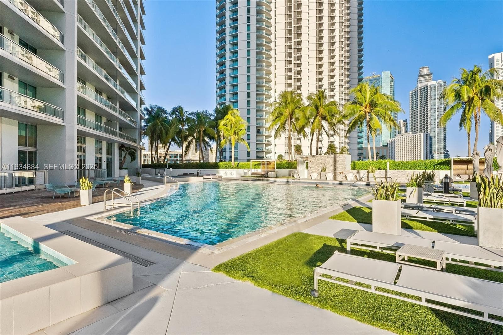 90 SW 3rd St # 1410, Miami FL 33130 — 14