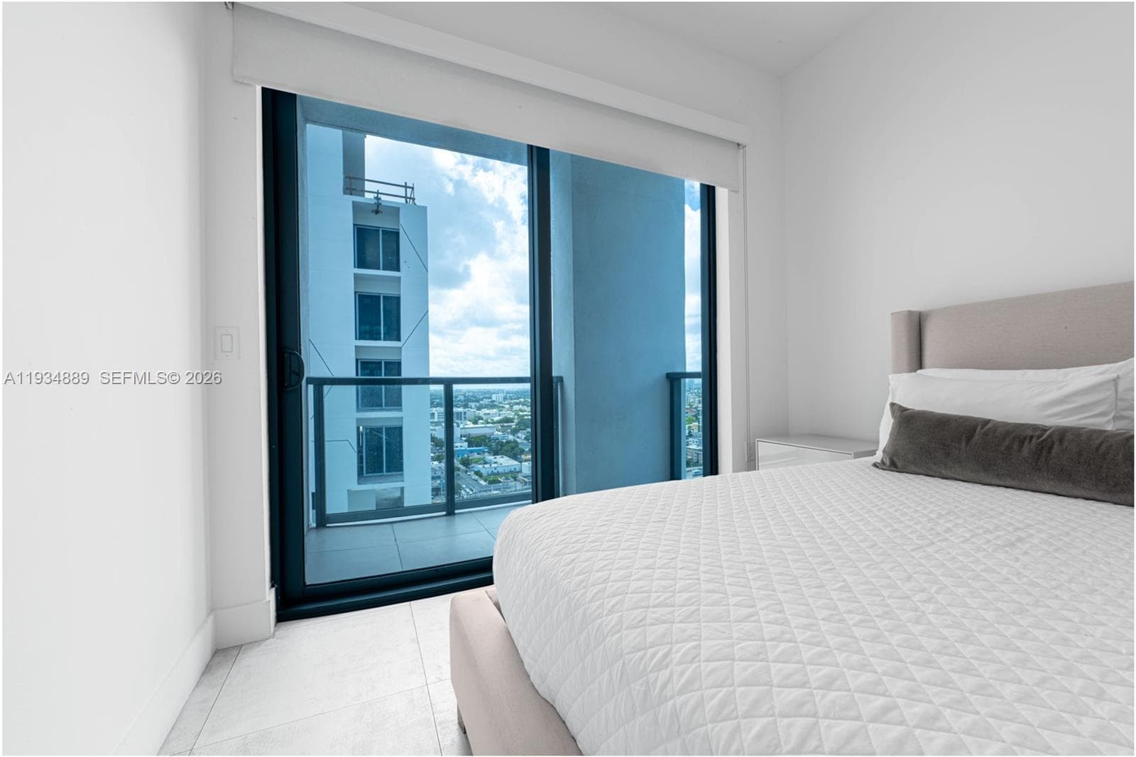 239 SW 9th St # 2103, Miami FL 33130 — 27