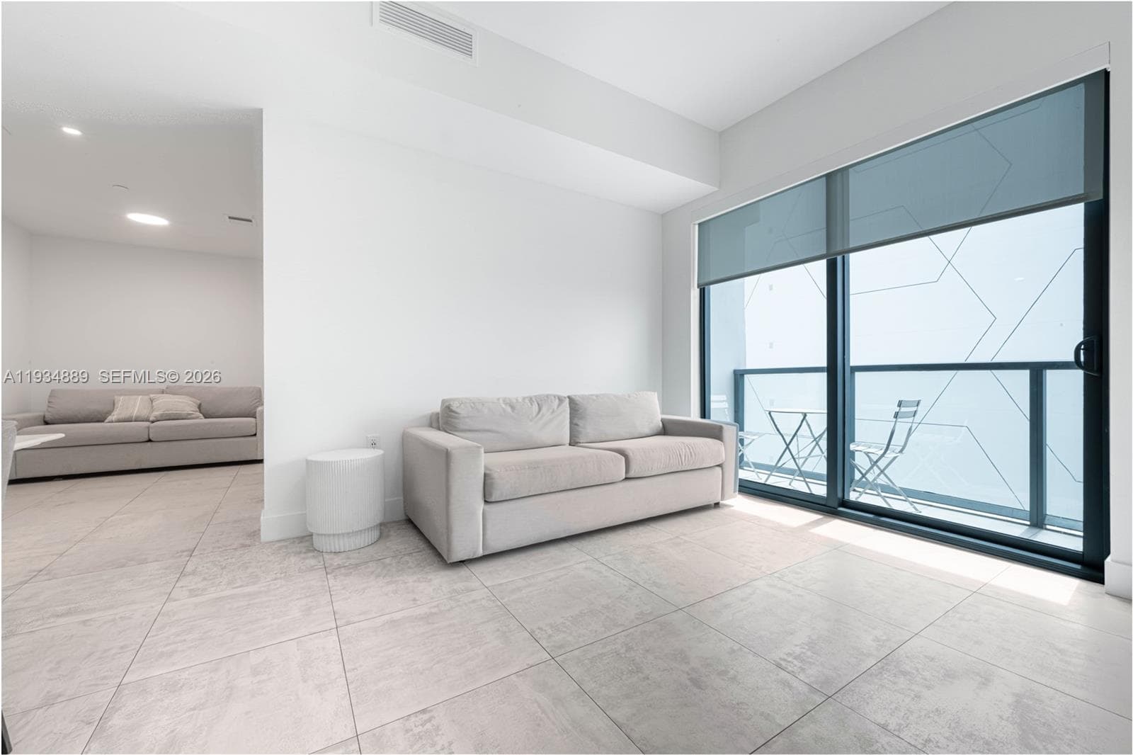 239 SW 9th St # 2103, Miami FL 33130 — 14
