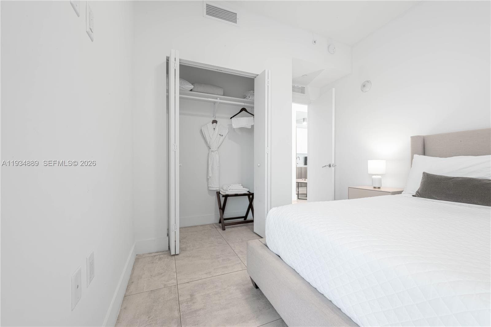 239 SW 9th St # 2103, Miami FL 33130 — 18
