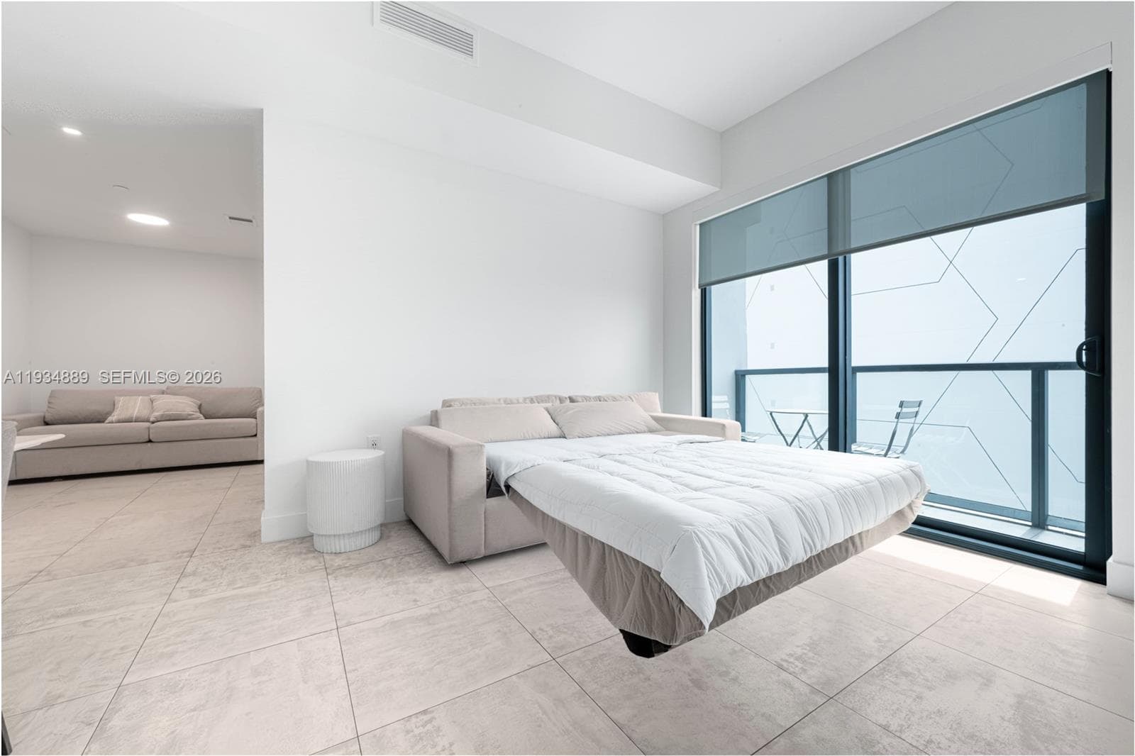 239 SW 9th St # 2103, Miami FL 33130 — 15