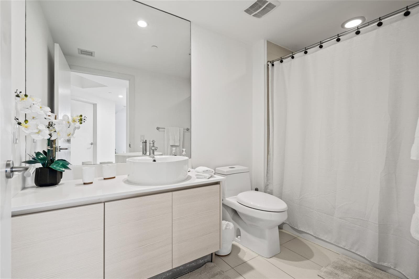4250 Biscayne Boulevard # 402, Miami FL 33137 — 13
