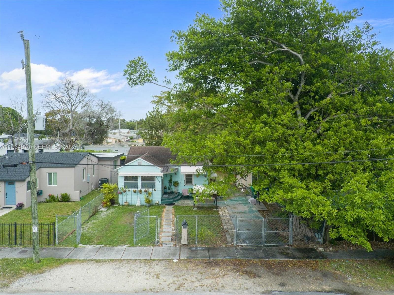 1911 NW 52nd St, Miami FL 33142 — 36