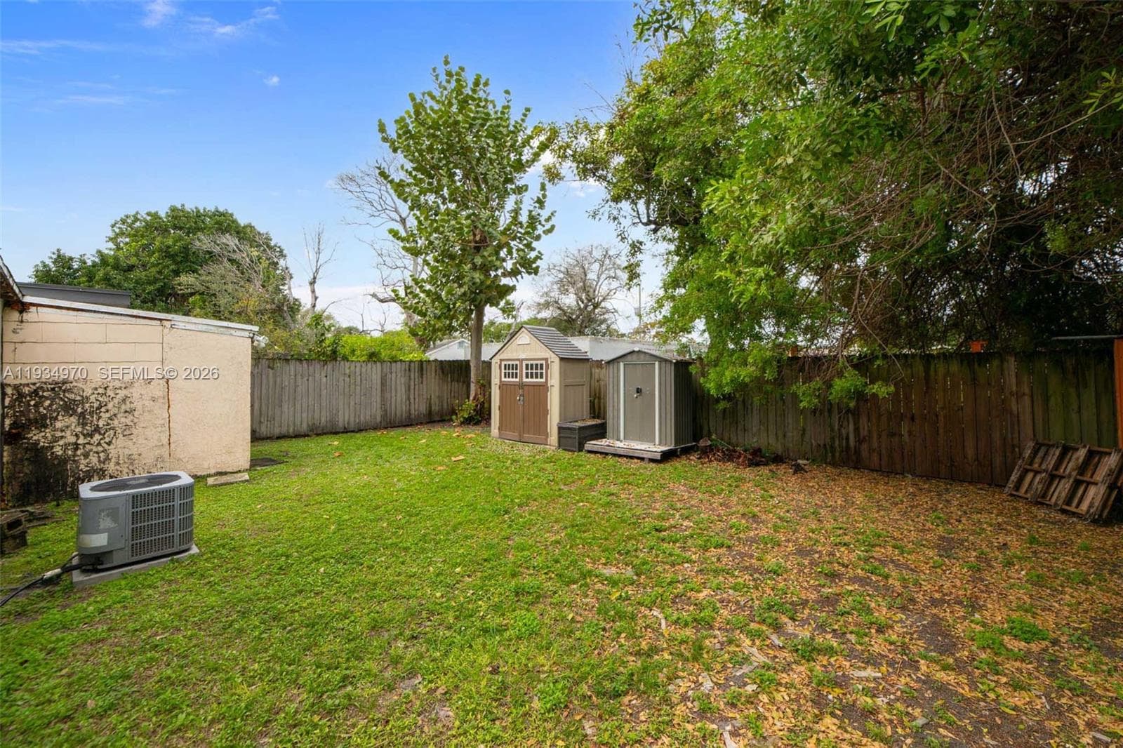 1911 NW 52nd St, Miami FL 33142 — 29