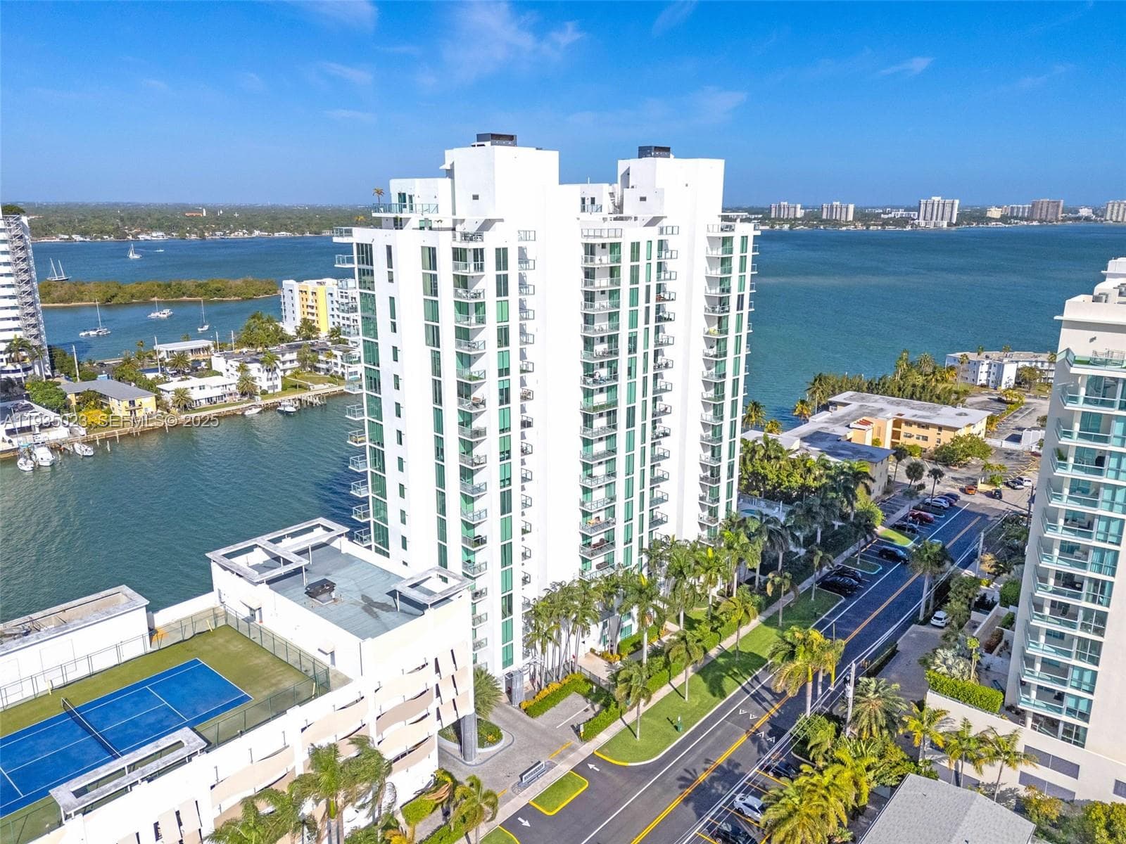 7928 East Dr # 708, North Bay Village FL 33141 — 2