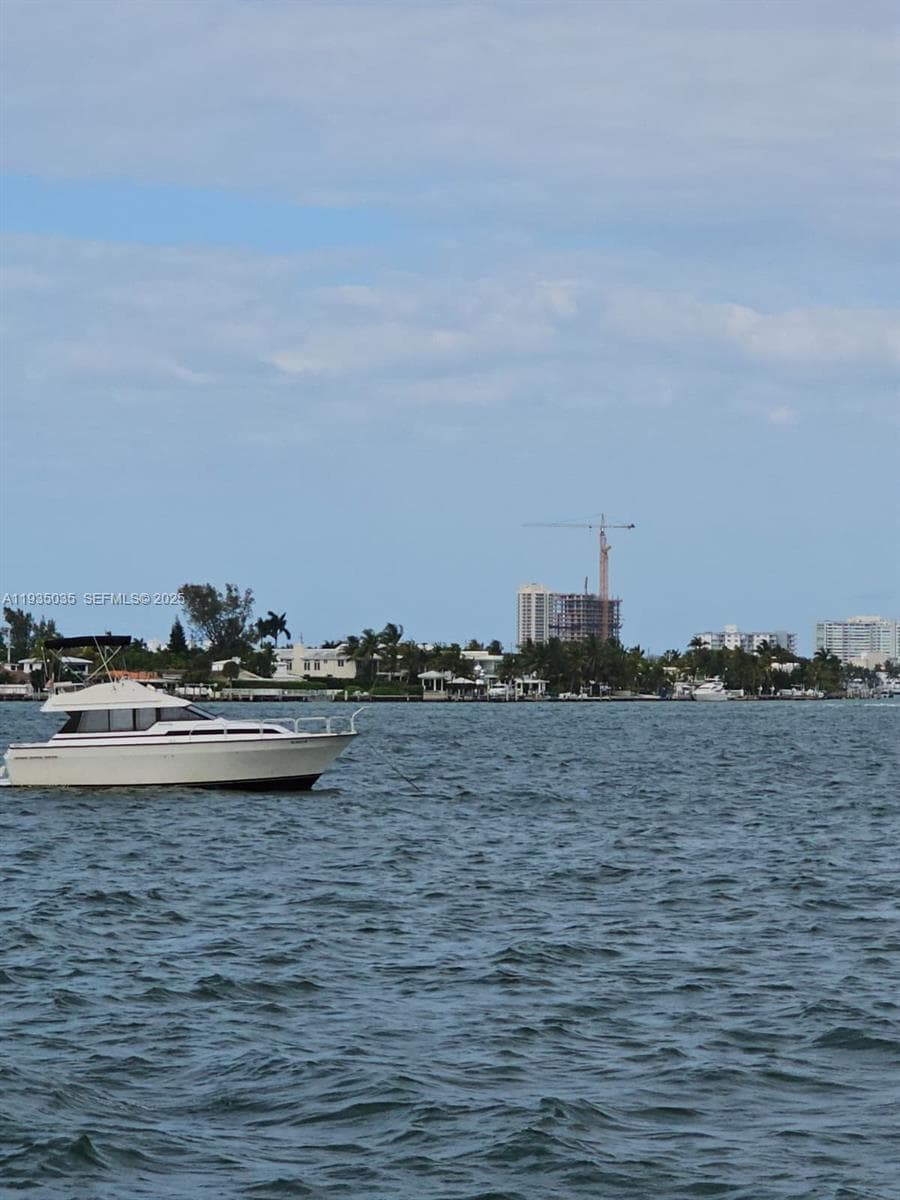 7601 E TREASURE DR / DOCK D5 (FOR RENT), North Bay Village FL 33141 — 10