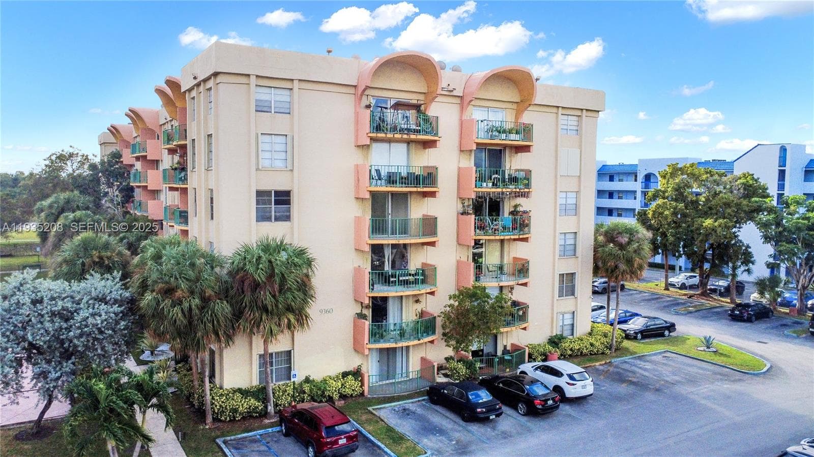 9360 Fontainebleau Blvd # 101, Miami FL 33172 — 2