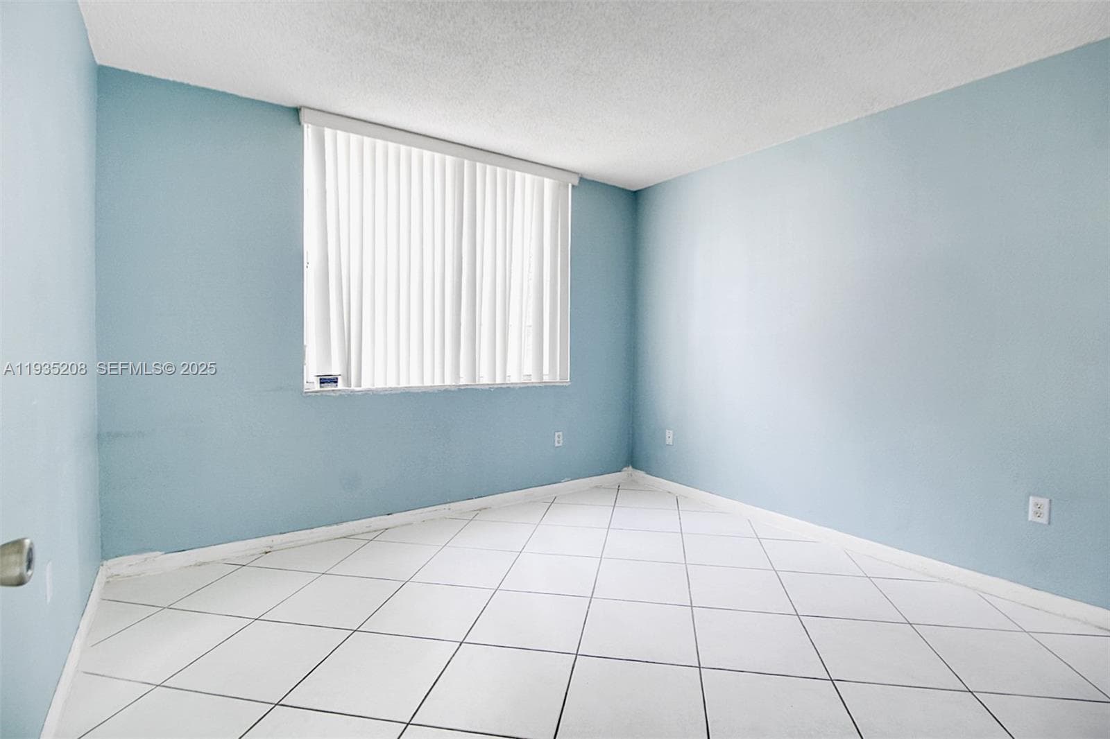9360 Fontainebleau Blvd # 101, Miami FL 33172 — 6