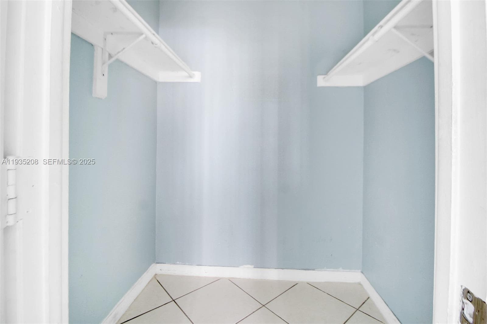 9360 Fontainebleau Blvd # 101, Miami FL 33172 — 7