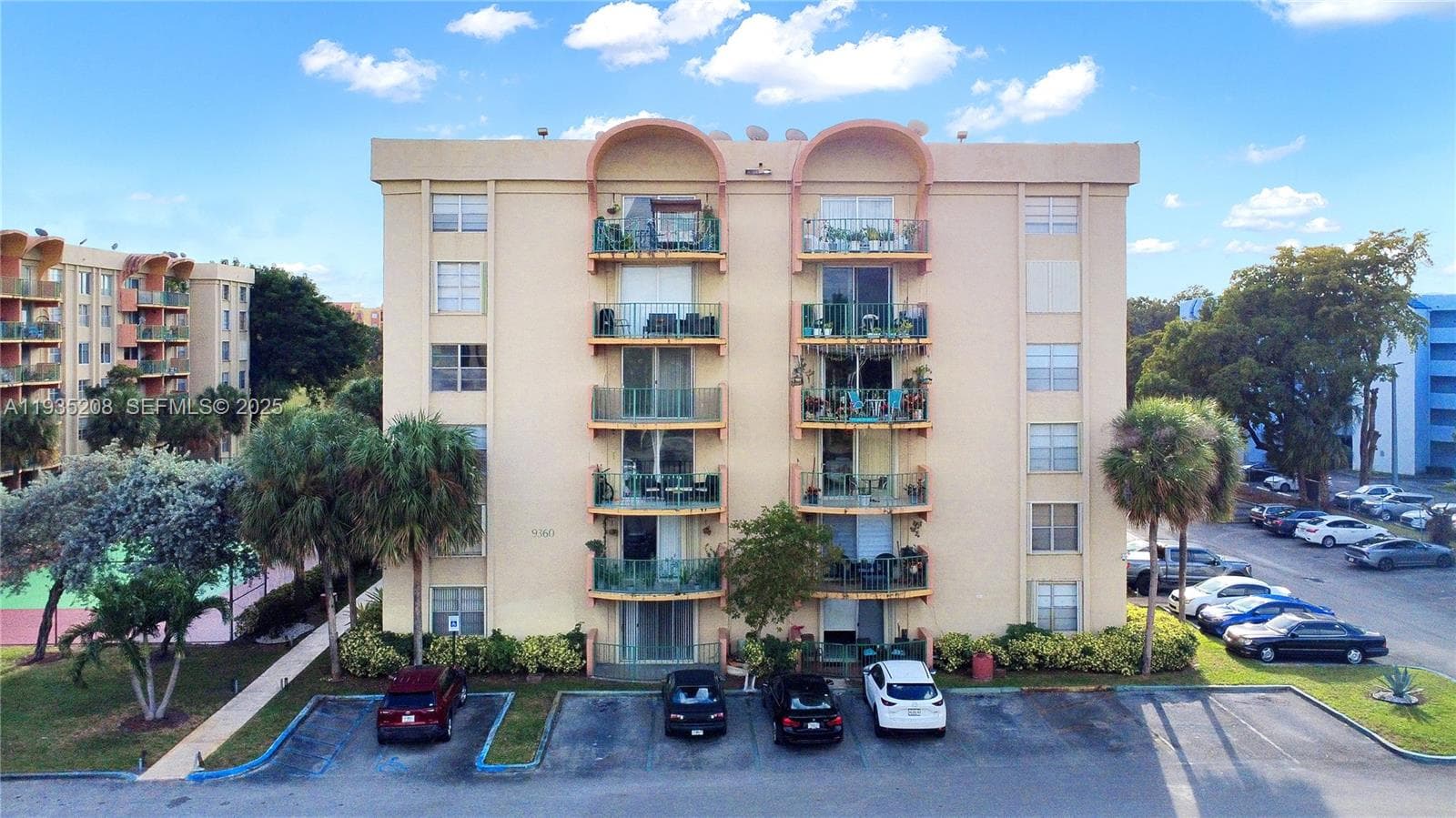 9360 Fontainebleau Blvd # 101, Miami FL 33172 — 1