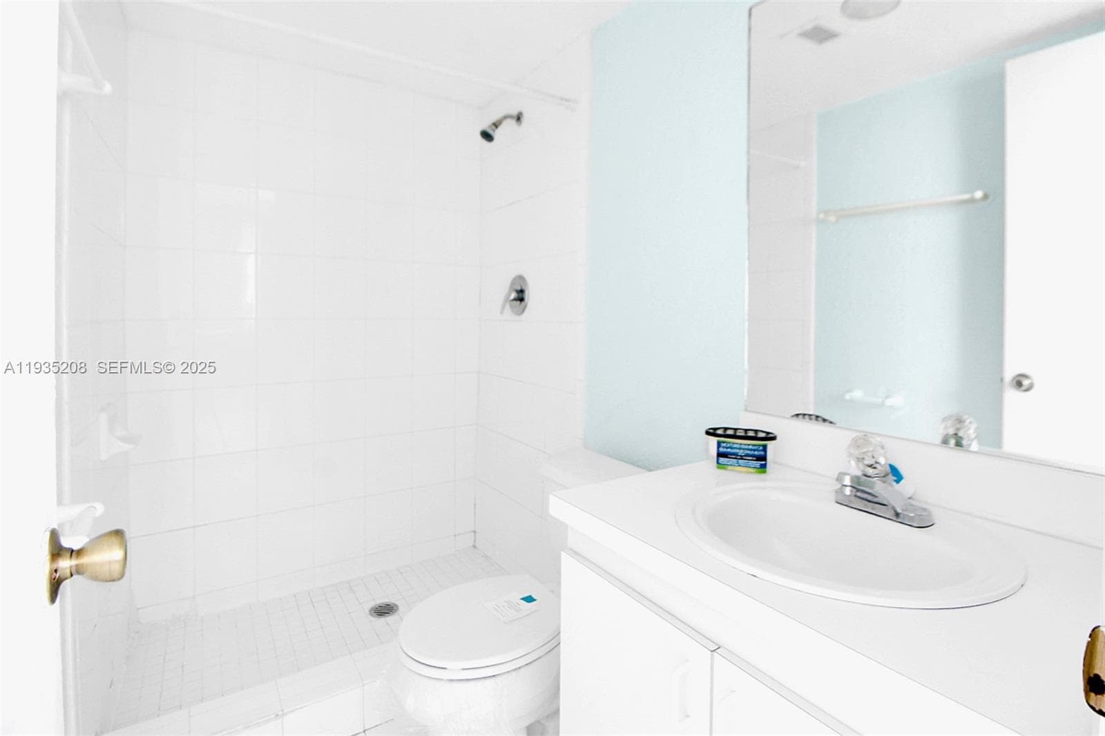9360 Fontainebleau Blvd # 101, Miami FL 33172 — 10