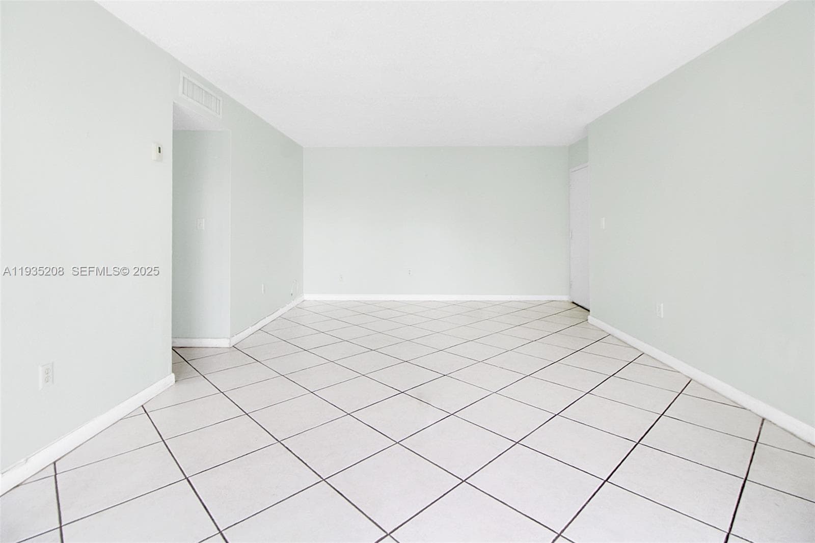 9360 Fontainebleau Blvd # 101, Miami FL 33172 — 14