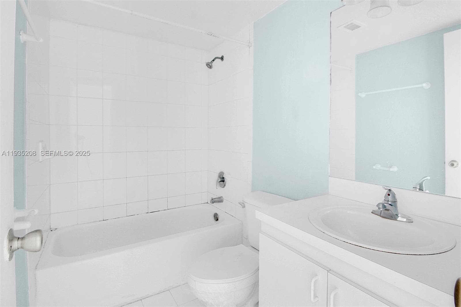 9360 Fontainebleau Blvd # 101, Miami FL 33172 — 11