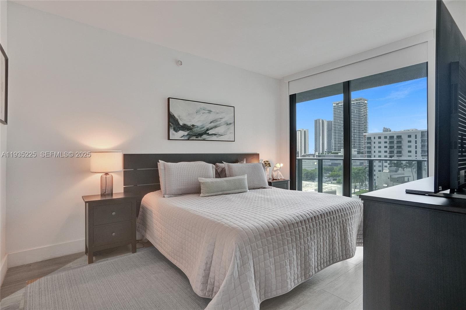 121 NE 34th St # 902, Miami FL 33137 — 2