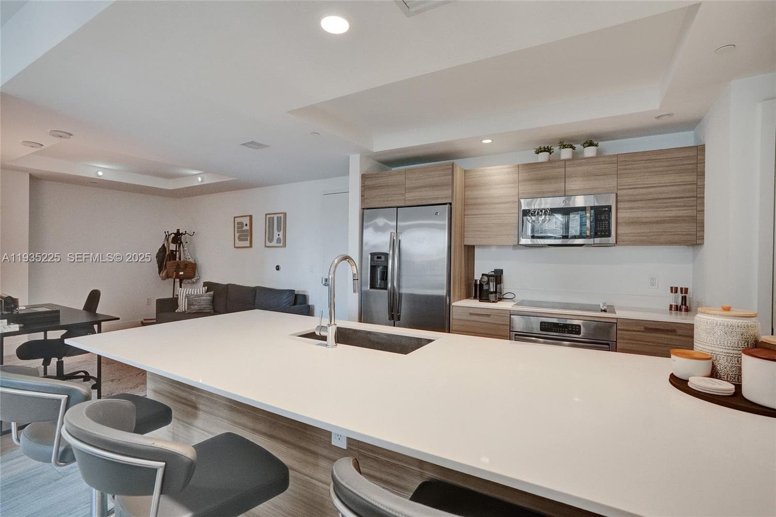 121 NE 34th St # 902, Miami FL 33137 — 13