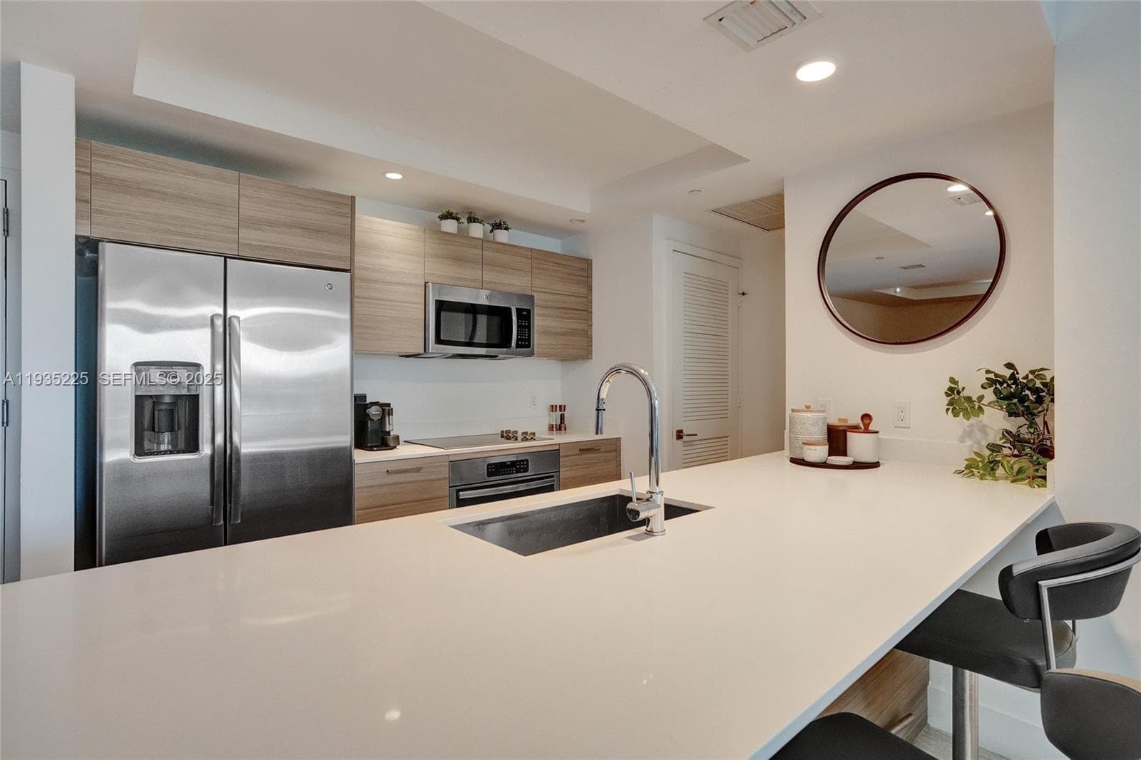 121 NE 34th St # 902, Miami FL 33137 — 16