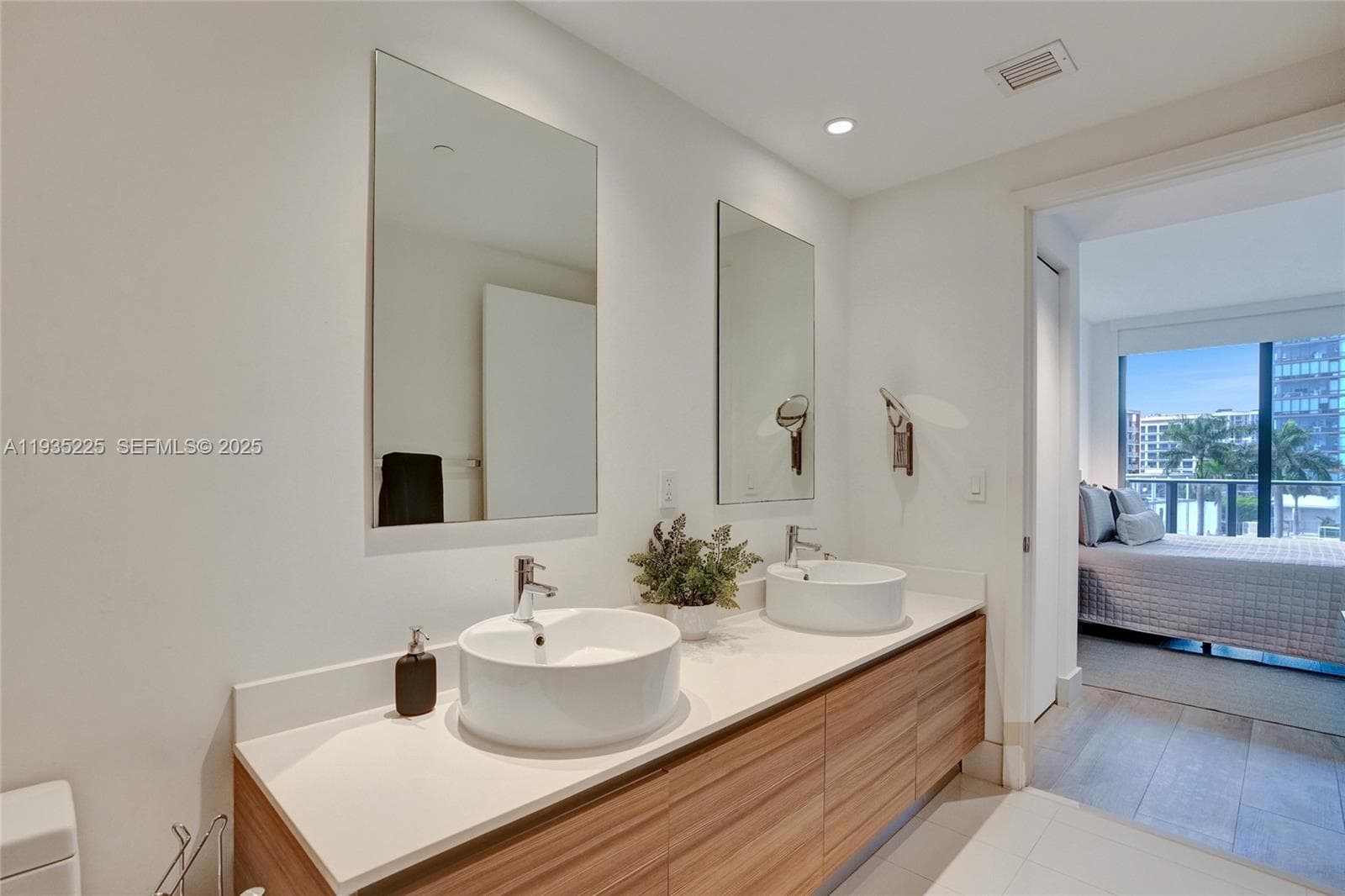121 NE 34th St # 902, Miami FL 33137 — 8