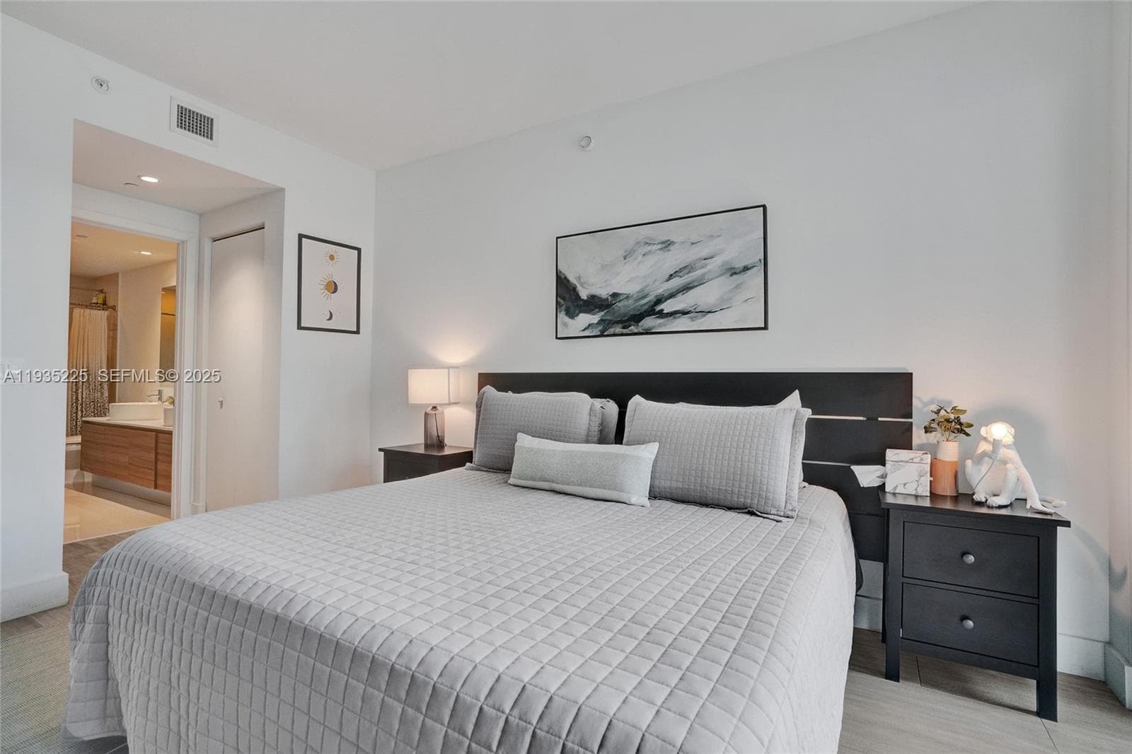 121 NE 34th St # 902, Miami FL 33137 — 21