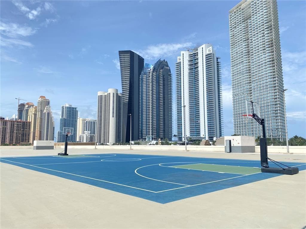 16919 N Bay Road # 911, Sunny Isles Beach FL 33160 — 32