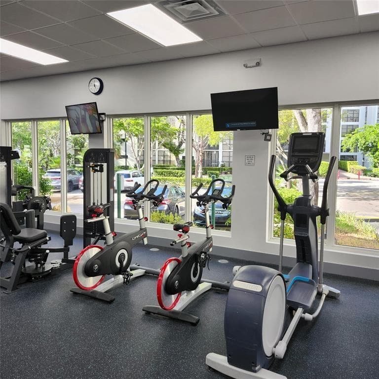 16919 N Bay Road # 911, Sunny Isles Beach FL 33160 — 34