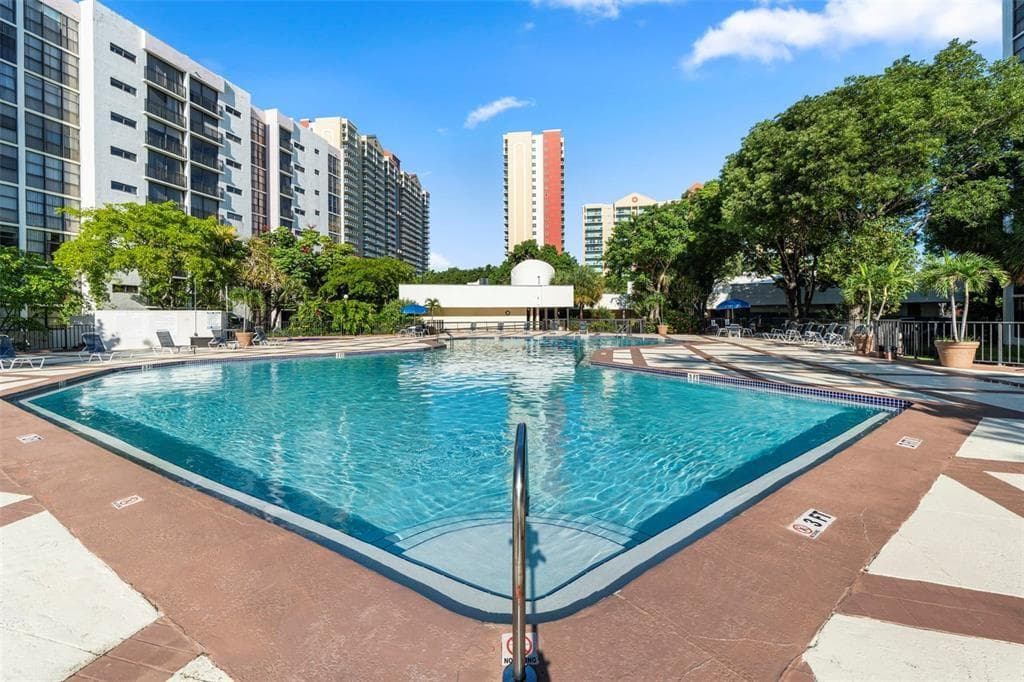 16919 N Bay Road # 911, Sunny Isles Beach FL 33160 — 38