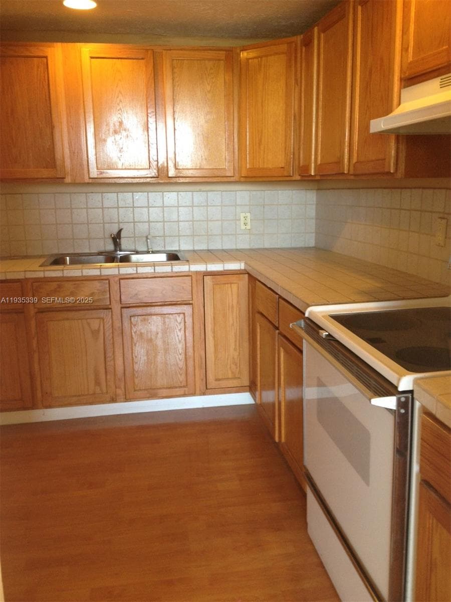 2025 NE 164th St # 1006, North Miami Beach FL 33162 — 5