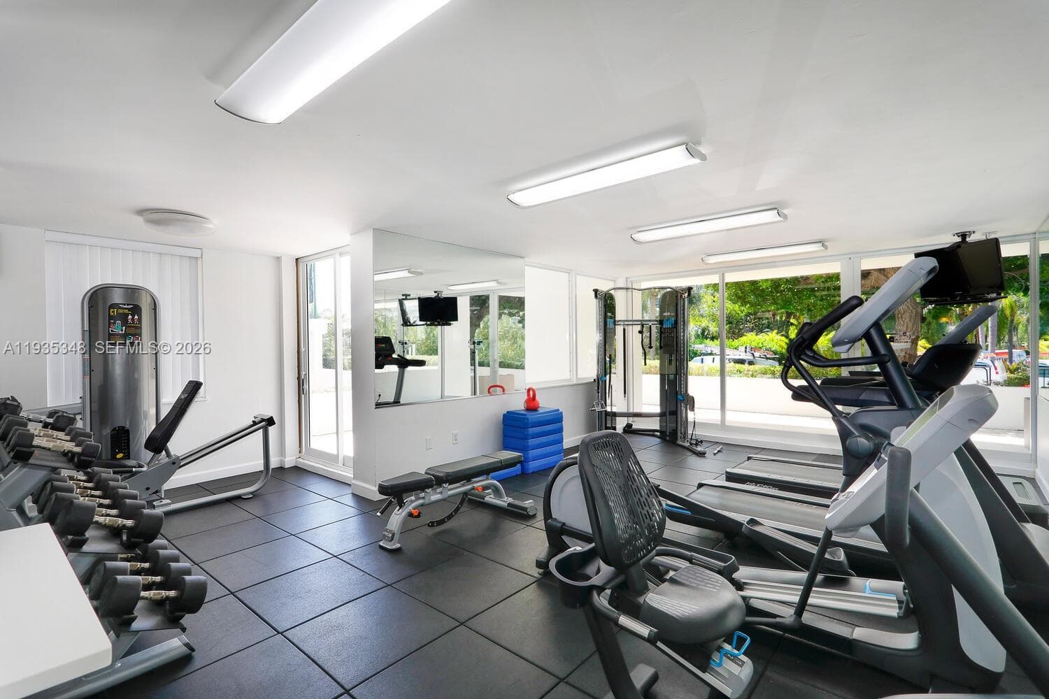155 Ocean Lane Dr # 413, Key Biscayne FL 33149 — 33